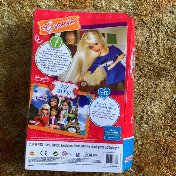NWOT Liv doll Sophie - Picture 4 of 9